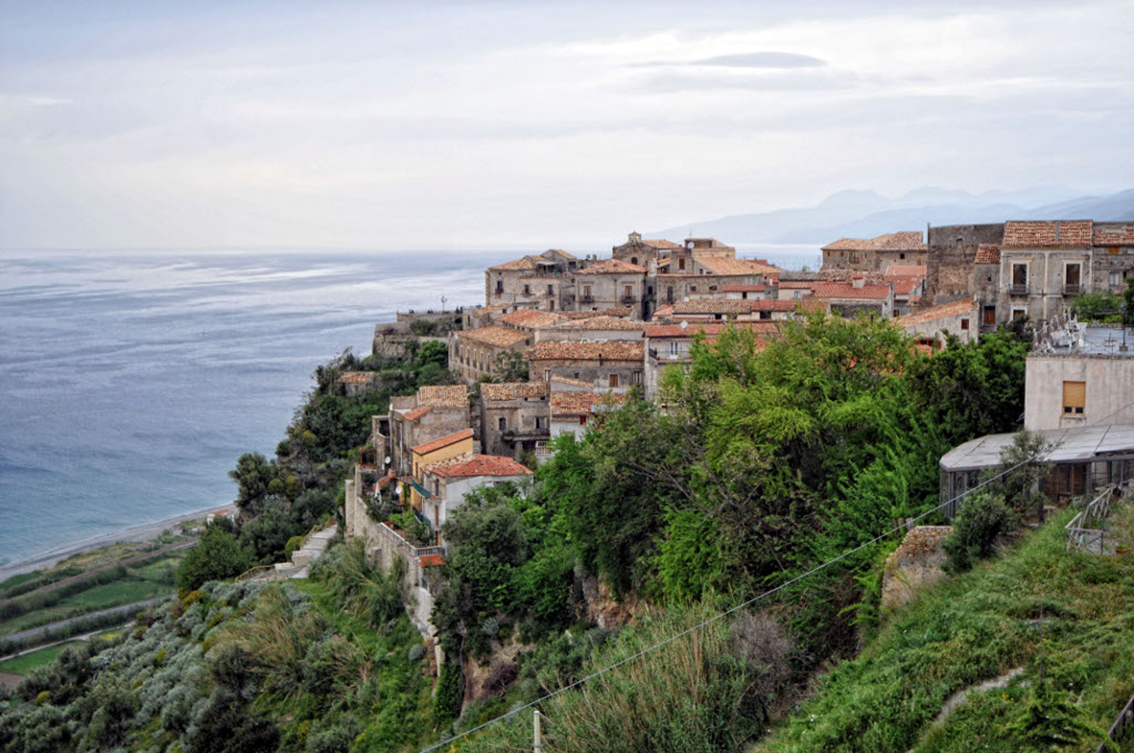 vista-panoramica-del-borgo-di-fiumefreddo2