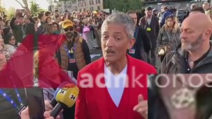 Viva Rai2, accanto a Fiorello spunta uomo della sicurezza con celtica al collo