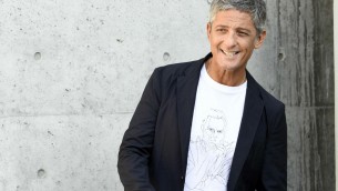 'Viva Rai2', Fiorello su cantiere nuova location: il balletto degli operai - Video