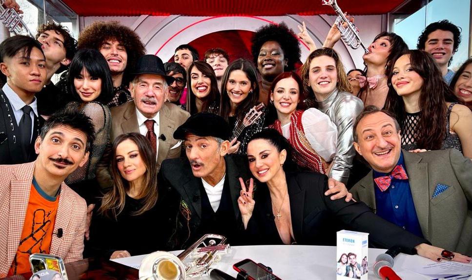 VivaRai2, l'appello di Fiorello: "Sui social diamoci tutti una calmata"