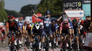 Vuelta Spagna, doppietta azzurra in 19esima tappa: Dainese batte Ganna e Kuss resta in rosso