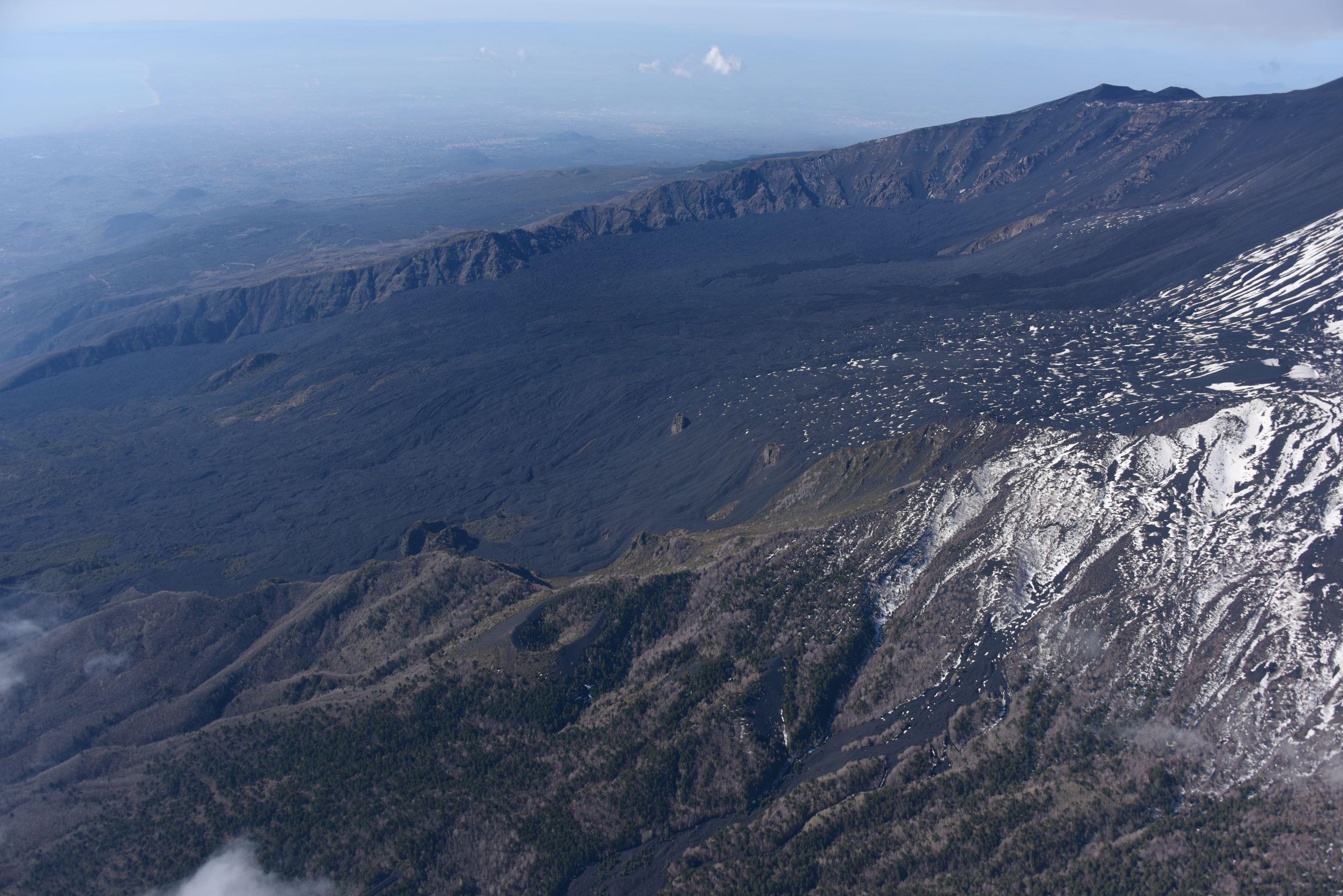 Vulcani, Ingv annuncia: "Scoperta l’età della Valle del Bove dell'Etna"