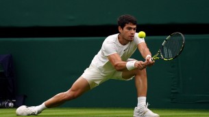 Wimbledon, Alcaraz in finale: Medvedev battuto in 4 set