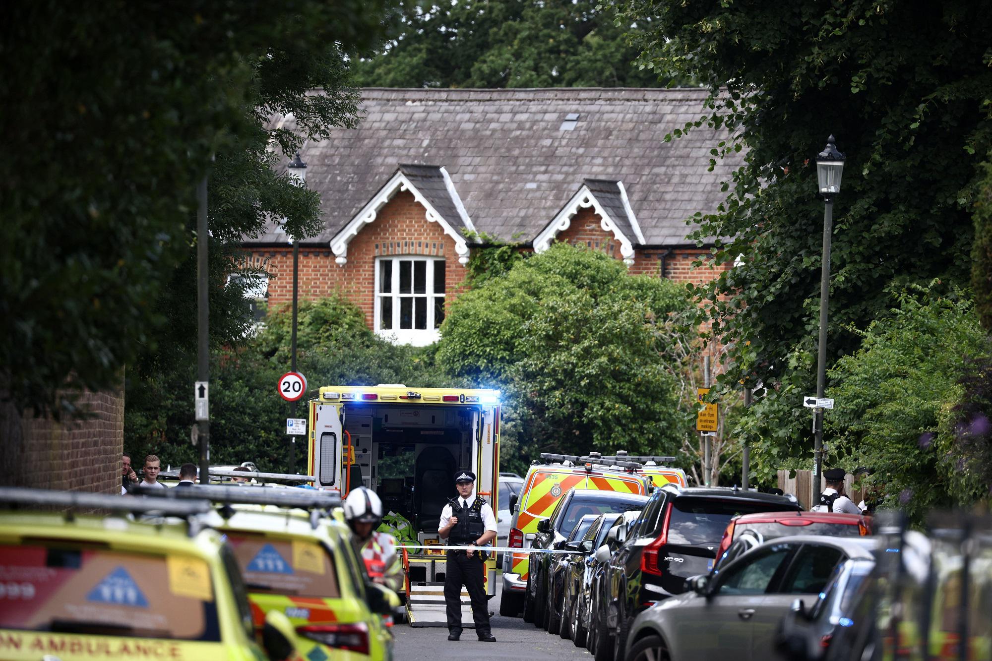 Wimbledon, auto si schianta contro scuola primaria: morta una bambina