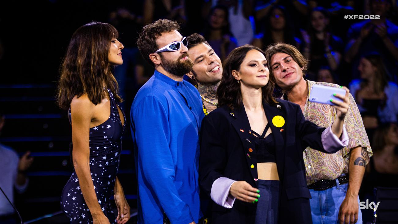 X Factor 2022, da giovedì live al via: 12 concorrenti in gara, ospiti Elisa e Dardust