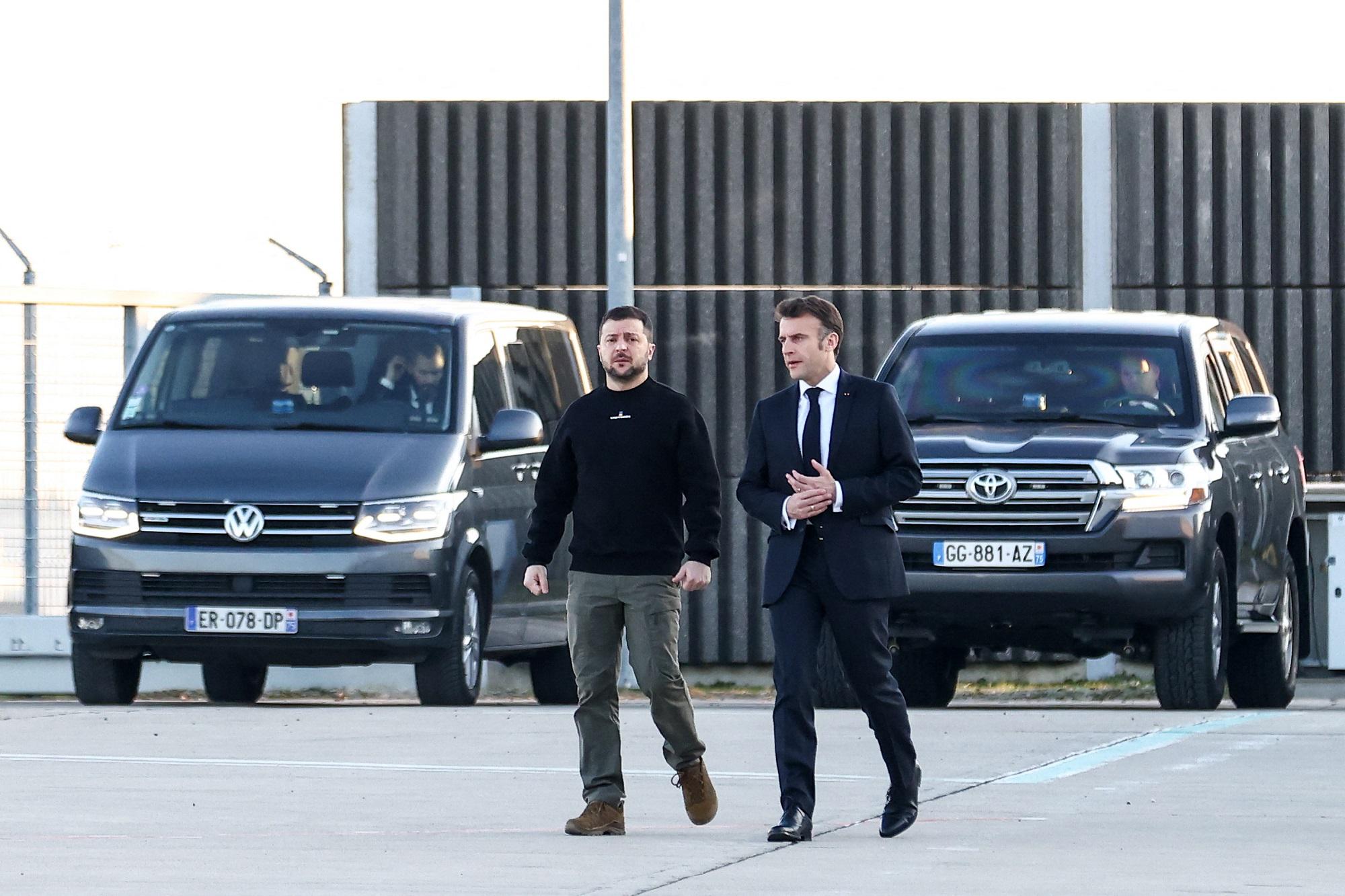 Zelensky: "Incontro con Macron e Scholz? Non annuncerei cose pubblicamente"