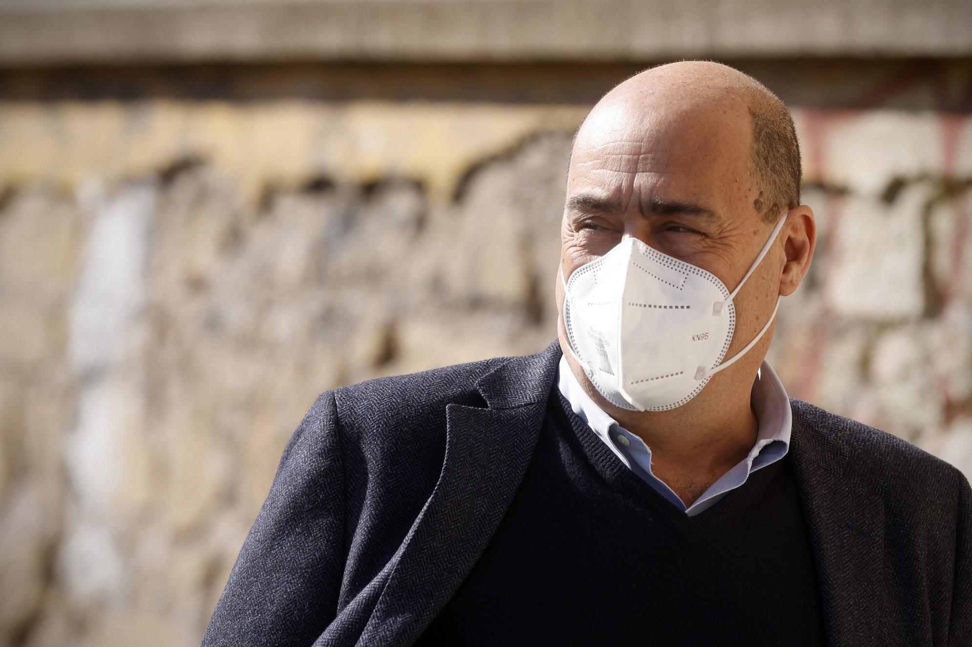 Zingaretti si dimette: "Salvini stia tranquillo, governo è solido"