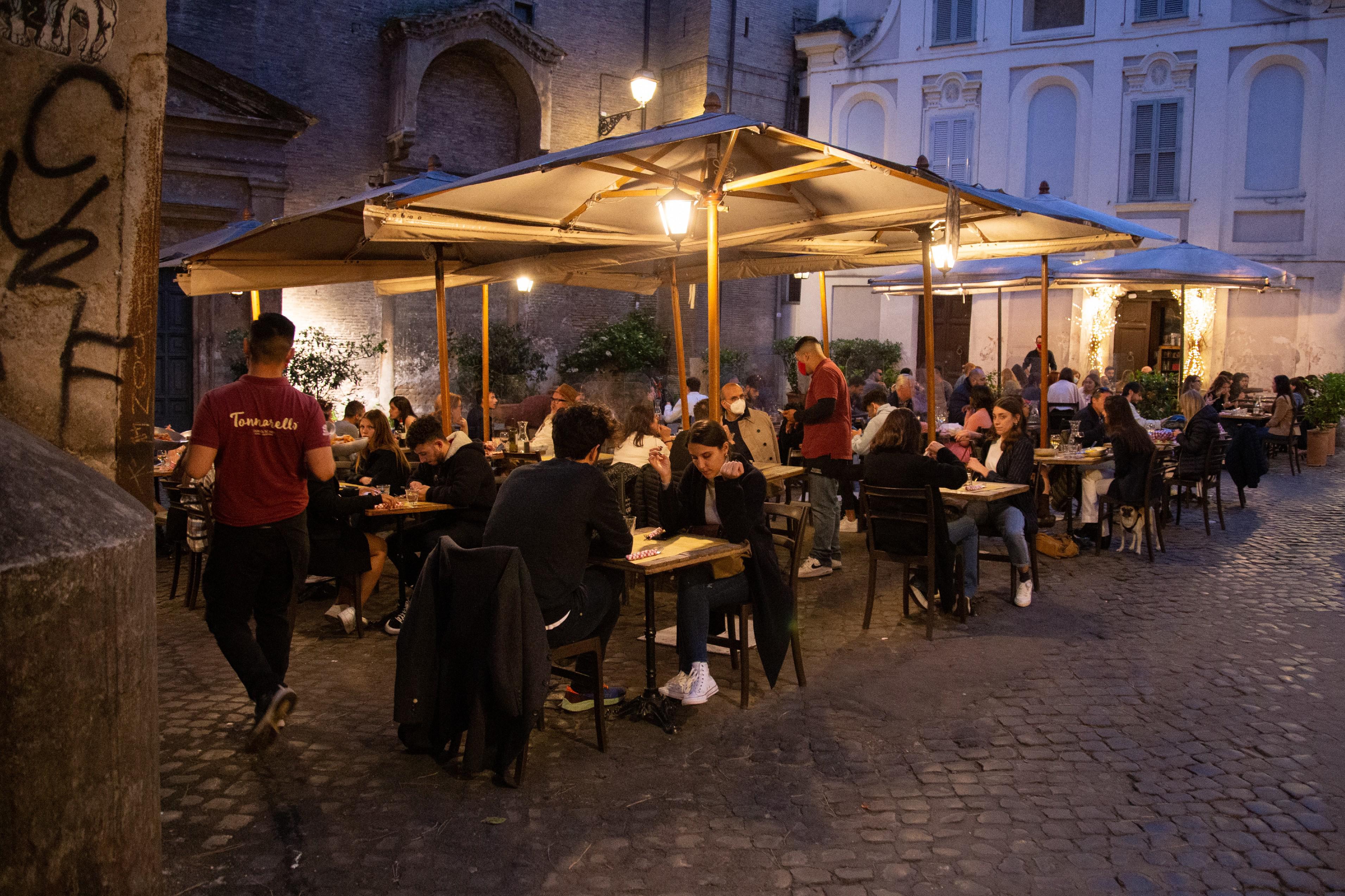 Zona bianca per Lombardia e Lazio: chi può cambiare colore dal 14 giugno