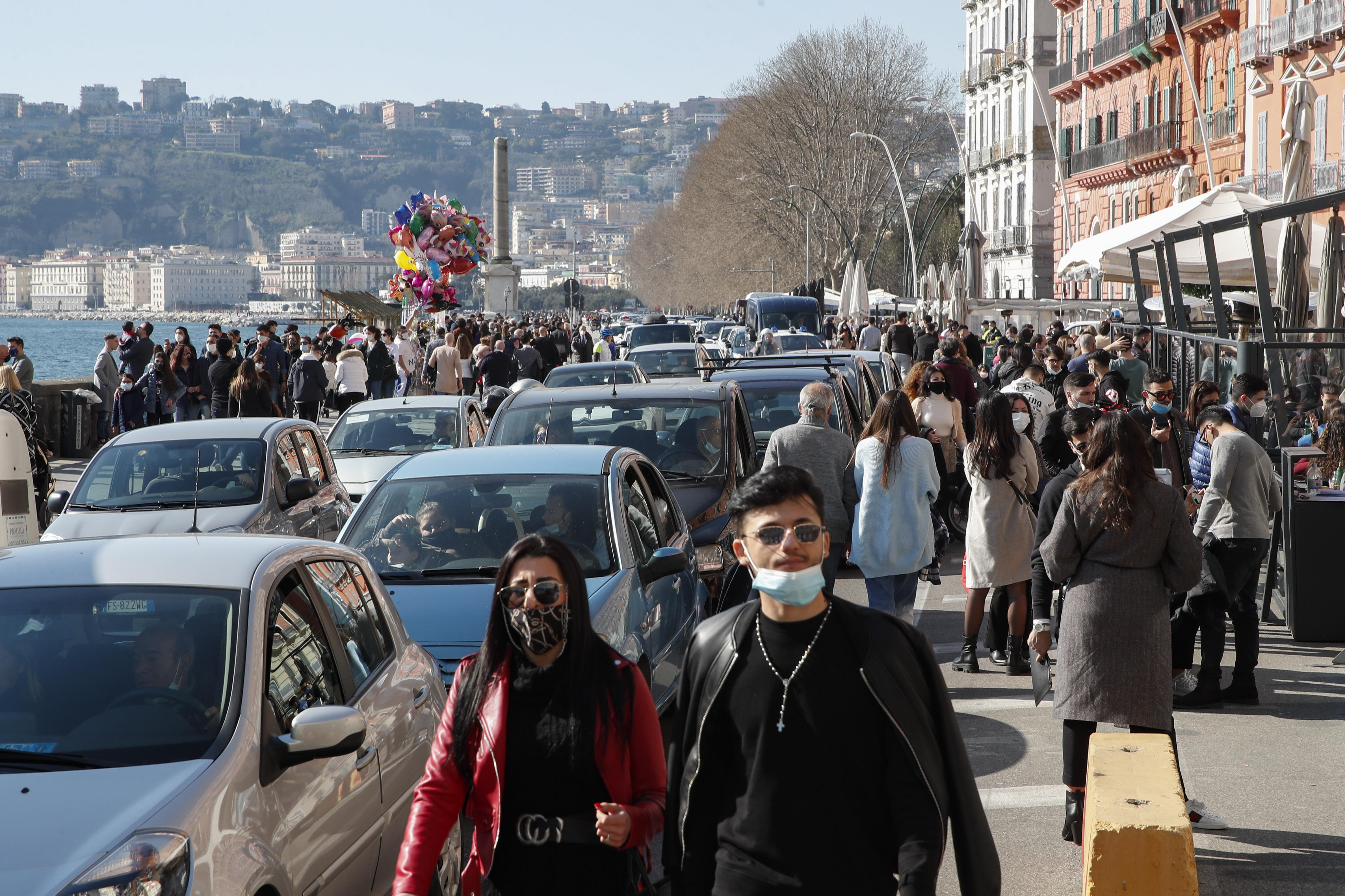 Zona gialla e arancione, regioni che cambiano colore domani: nuove regole