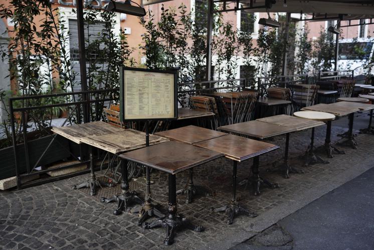 Zona rossa e arancione, regole: cosa può cambiare per bar e palestre